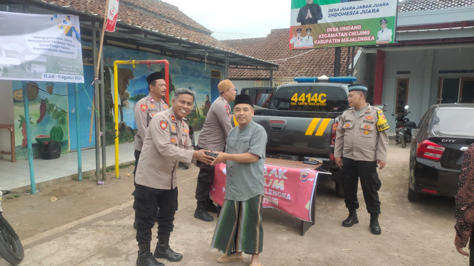 Gerobak Senyum Polres Majalengka Kembali Bagikan Makanan Gratis di Cikijing