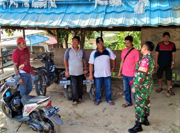 Melalui Komsos, Babinsa Tani Bhakti Jalin Keakraban Dengan Warganya