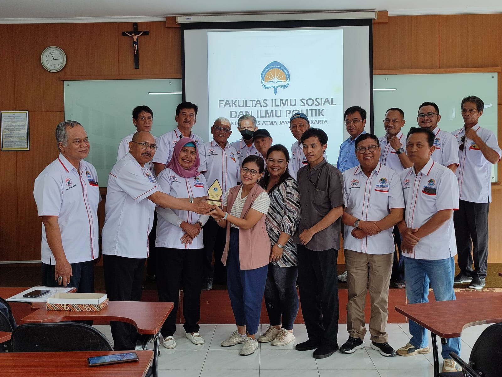Pengurus IWO Indonesia DPD Sleman Menyelesaikan Training Media Tahap Akhir Bersama Universitas Atmajaya Yogyakarta