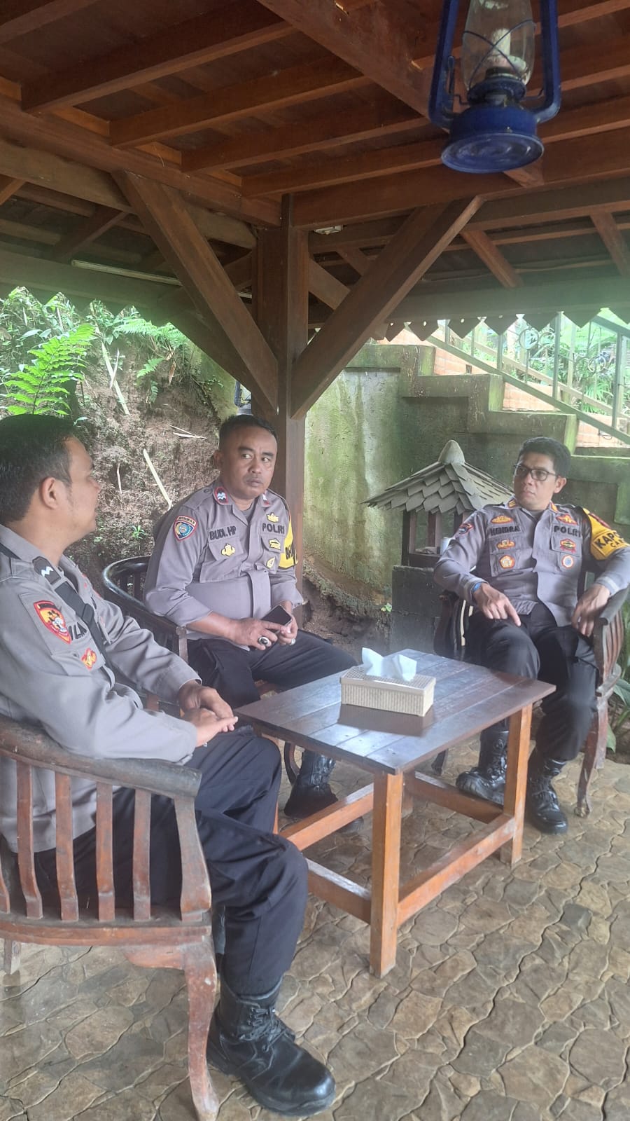 Dalam Rangka Ops Lilin 2024 Kapolsek Caringin Bersama Anggota Patroli Monitoring Tempat Wisata