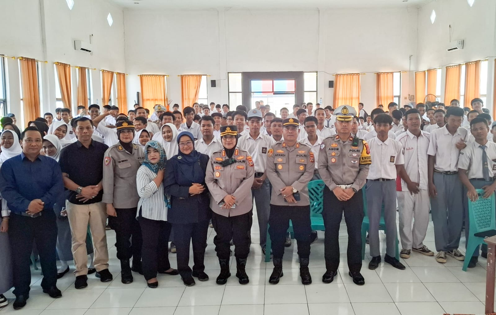 Kapolresta Cirebon Ajak Pelajar Hadapi Tantangan Masa Depan dengan Mandiri dan Bijak Teknologi