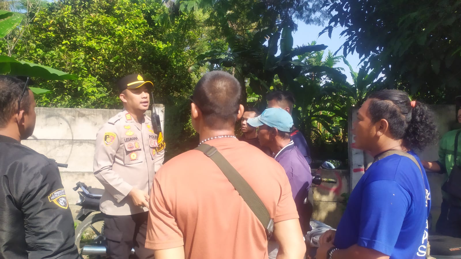 Kapolsek Ciawi Pimpin Patroli dan Himbauan terhadap Tukang Parkir dan Pak Ogah di Jalur Alternatif Puncak