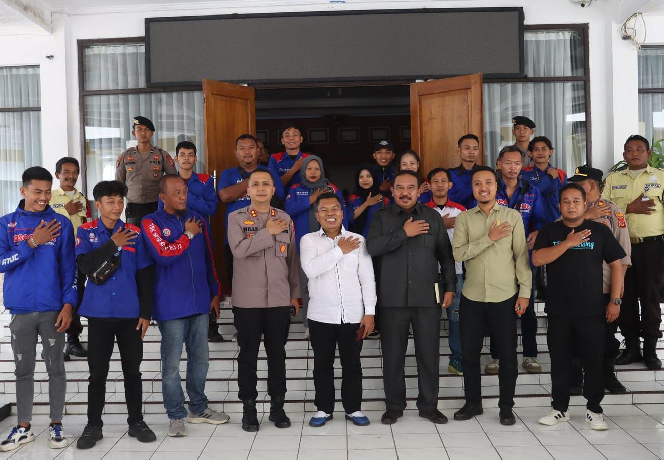 Dengan Humanis, Kapolres Majalengka Pimpin Langsung Pengamanan Aksi Unras dari Aliansi Buruh