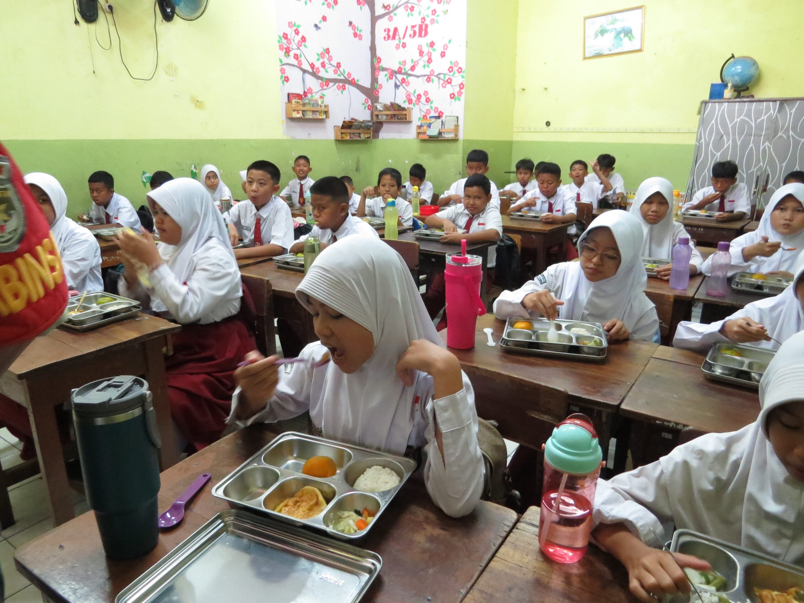 Dandim 0505/Jakarta Timur Kunjungi SDN 05 Cipinang Dalam Program Makan Bergizi Gratis.