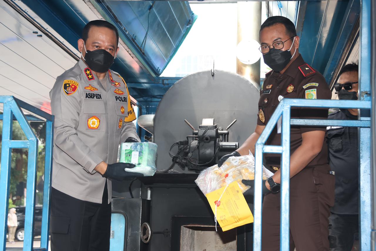 Kapolda Metro Jaya Pimpin Pemusnahan Sabu, Ganja, dan Ekstasi dalam Jumlah Fantastis