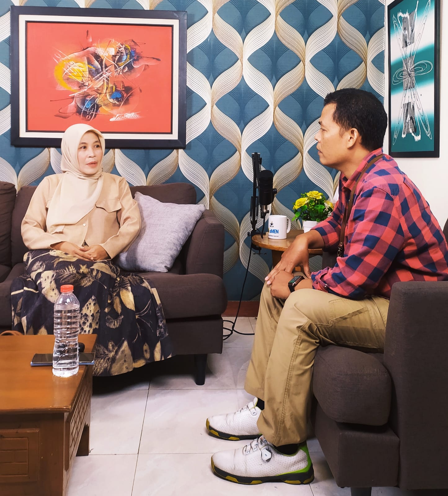 PJ Kepala Desa Sumberjaya Hadiri Undangan Podcast DPD AsMEN Kabupaten Bekasi