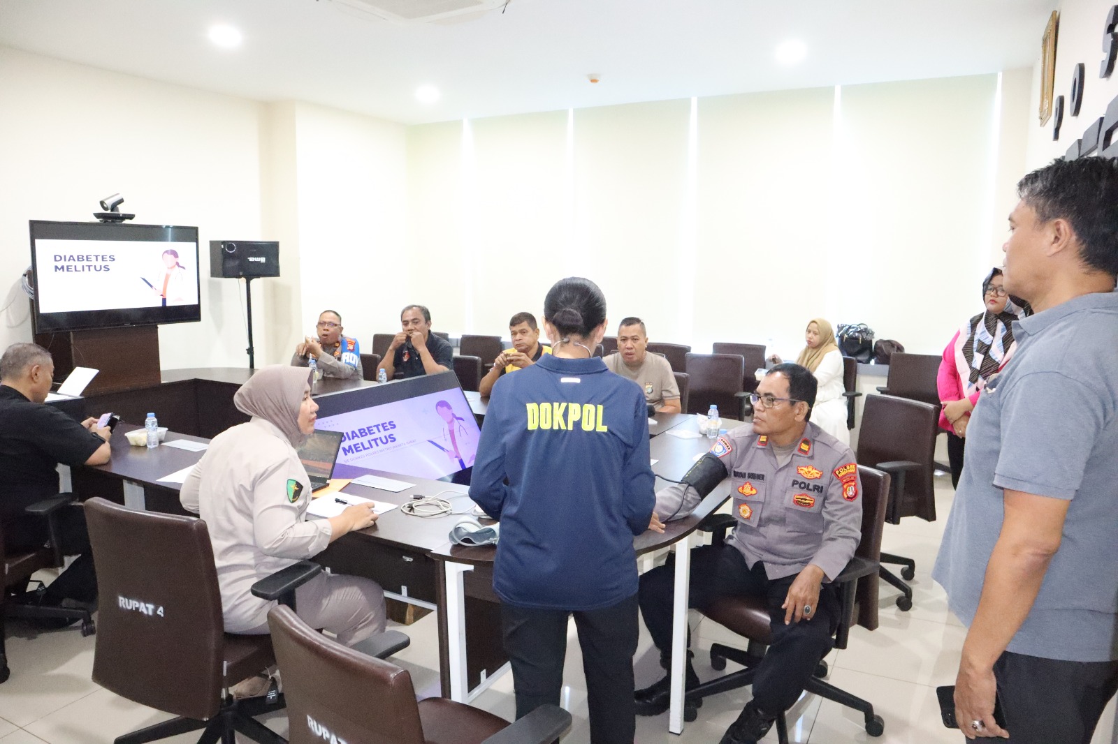 Sidokkes Polres Metro Jakarta Barat Gelar Pemeriksaan dan Edukasi Prolanis