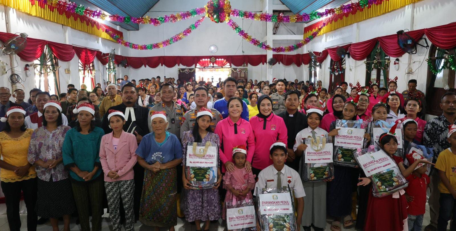Hadir Membawa Harapan, Kapolda Sumut Rayakan Natal Bersama Korban Bencana di Tapanuli Selatan