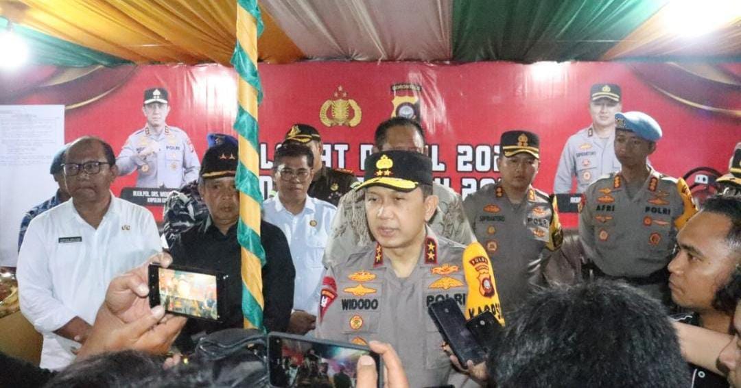 Wujud Empati dan Kesiagaan: Kapolda Gorontalo Larang Kembang Api Saat Pantau Posko Nataru 2025