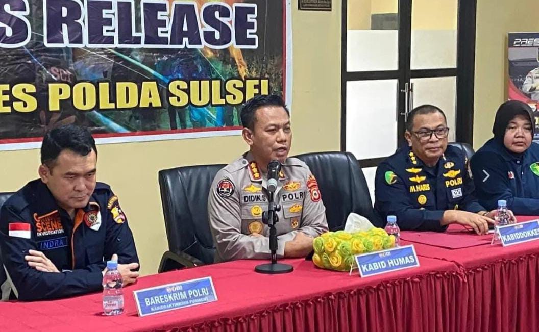 Biddokkes Polda Sulsel Gelar Press Release Penanganan Korban Laka Pesawat ATR 42-500
