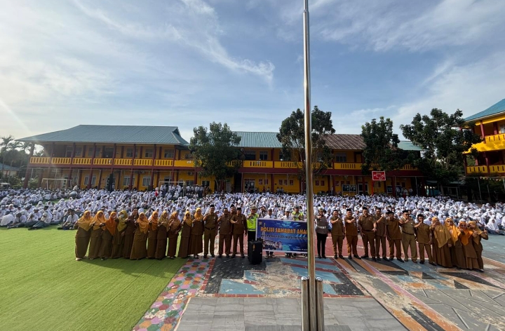 Polda Kepri Edukasi Tertib Lalu Lintas Pelajar Lewat Program Police Go To School di Batam