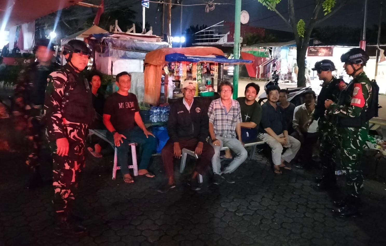 Patroli Sahur Koramil Cipayung Bersama Komduk, Perkuat Sinergi Jaga Keamanan Wilayah