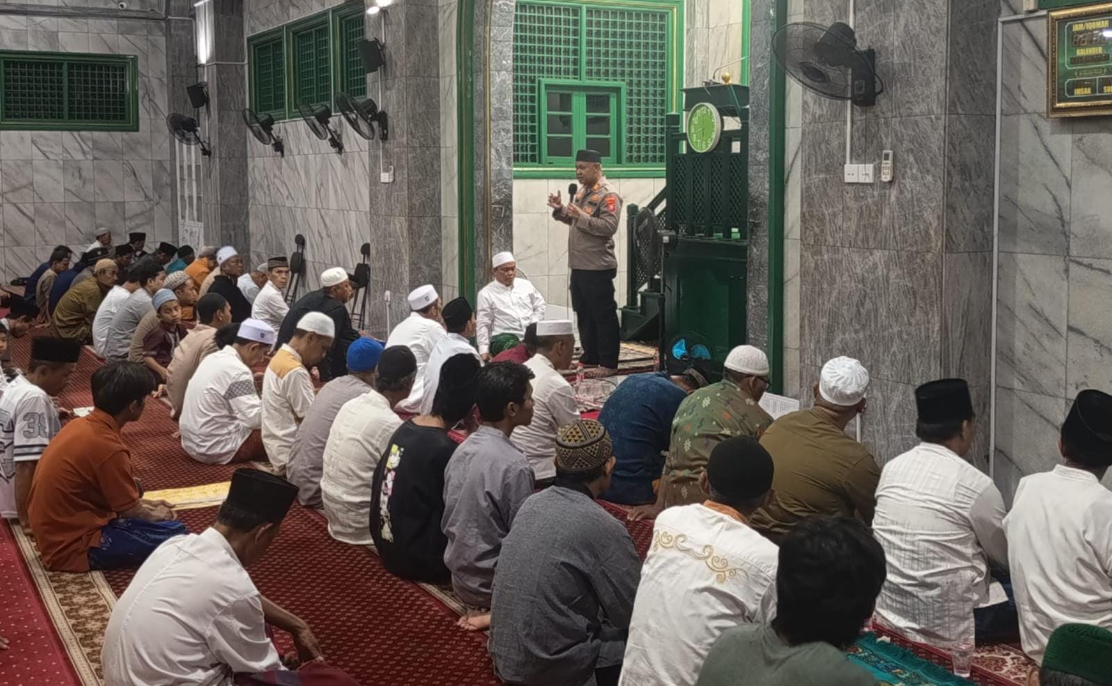 Kapolsek Bekasi Barat Tegaskan Zero Tawuran Saat Tarawih Keliling di Jakasampurna