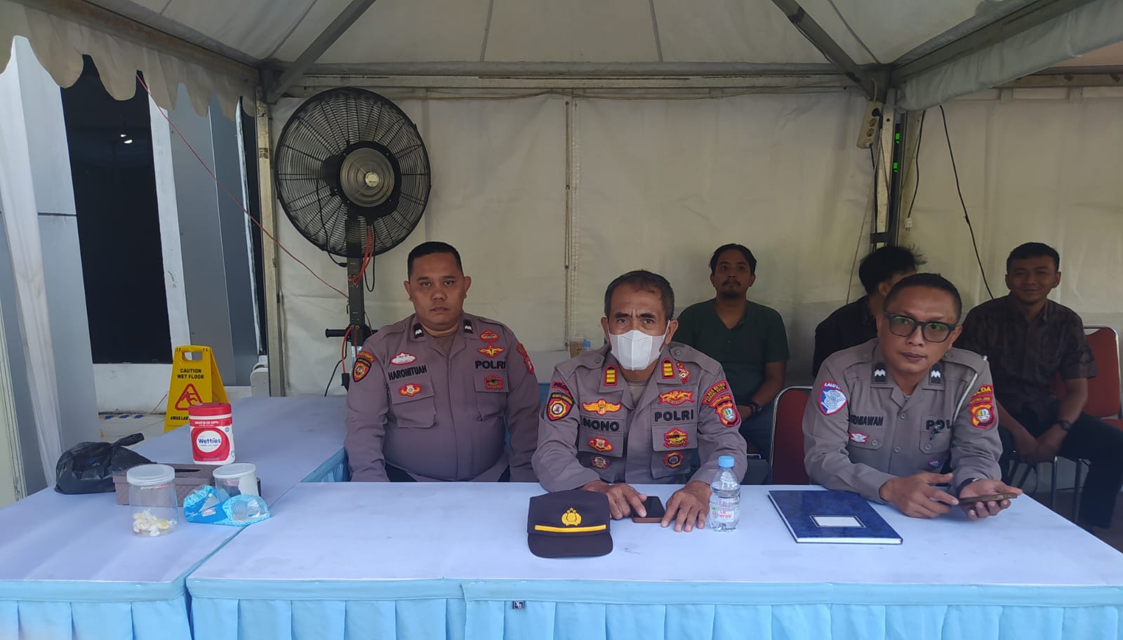 Polisi Siaga di RSUD CAM, Kawal Penanganan Korban Kecelakaan Kereta di Bekasi Timur