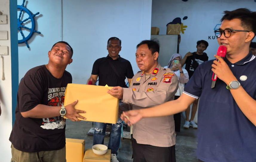 Kapolsek Bekasi Selatan Ajak Jakmania Jaga Kondusivitas Saat Nobar Persija vs Persib di Cafe Kubiku
