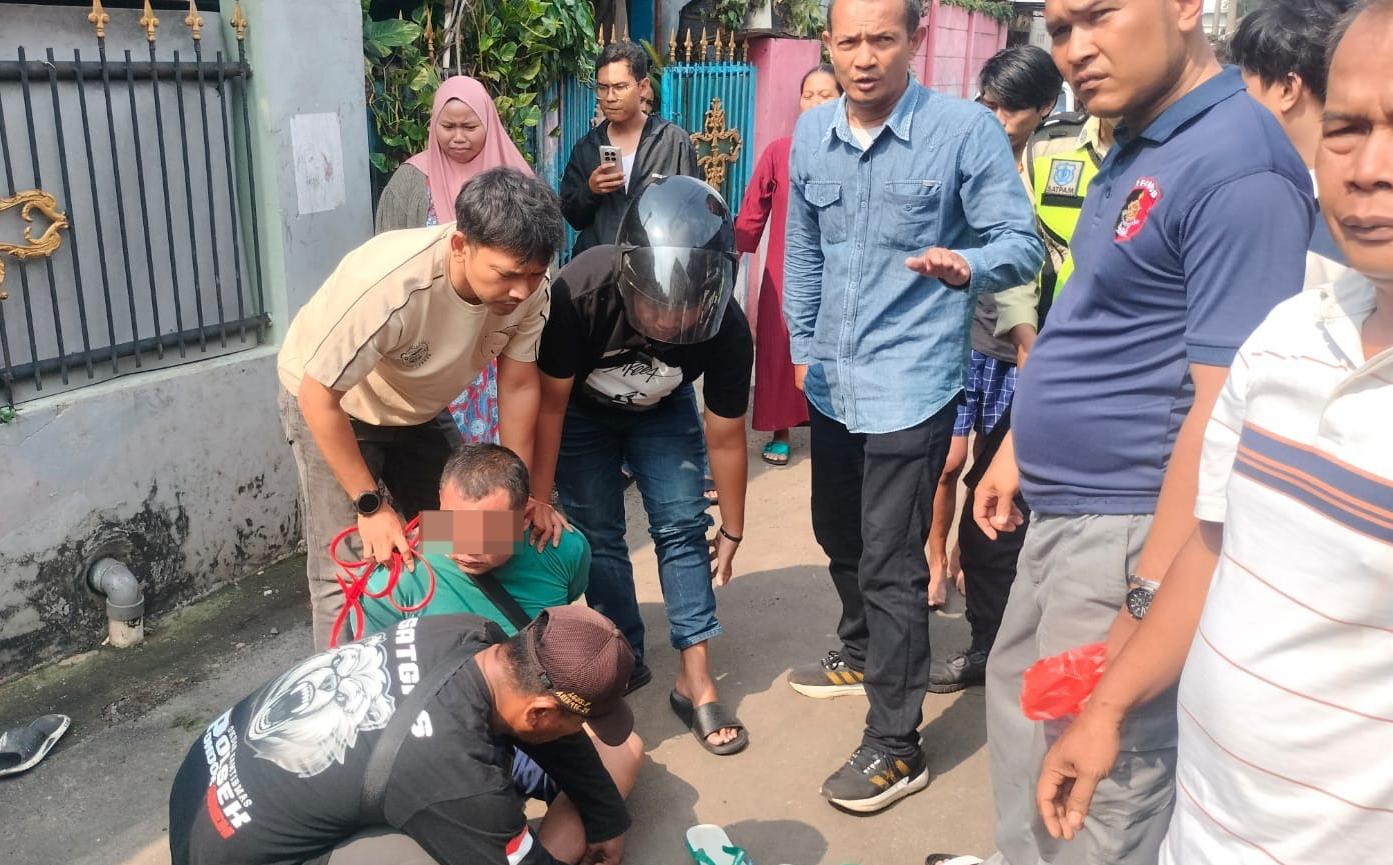 Polisi Amankan Pria Diduga Tusuk Ibu Rumah Tangga di Pondok Aren Tangsel*
