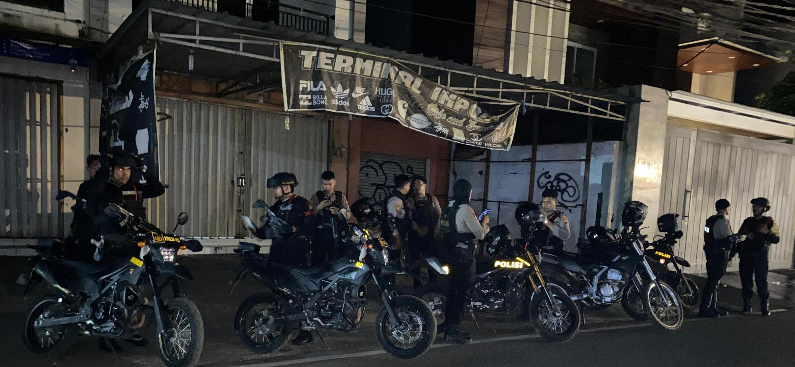 Patroli Brimob dan Perintis Bubarkan Balap Liar di Kawasan Jalan Taman Mini, Sejumlah Remaja Diamankan