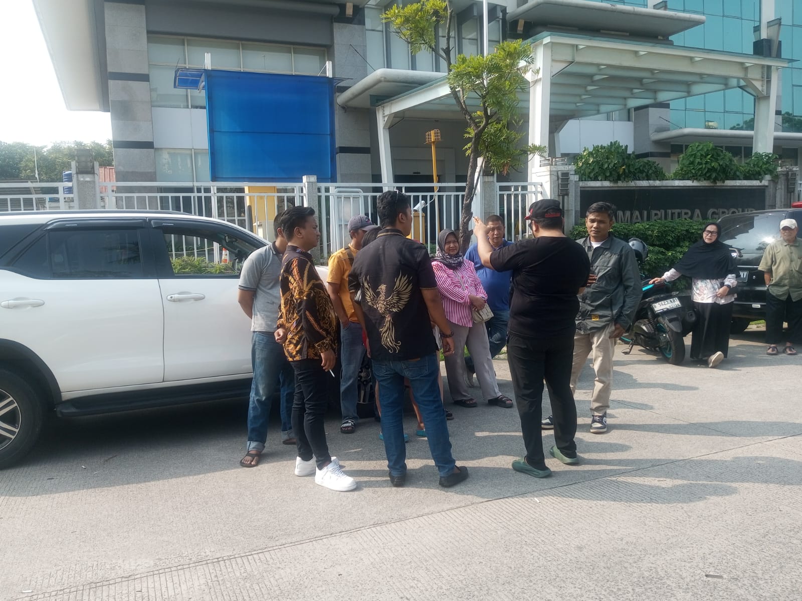Pedagang dan EO CFD Kota Harapan Indah Pertanyakan Pemutusan Kerja Sama oleh Damai Putra Group