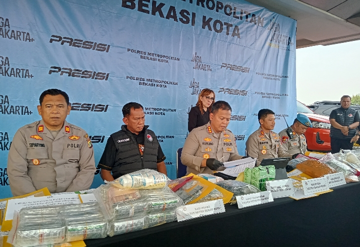 Polres Metro Bekasi Kota Ungkap 102 Kasus Narkoba dan Obat Keras Ilegal, 121 Tersangka Diamankan
