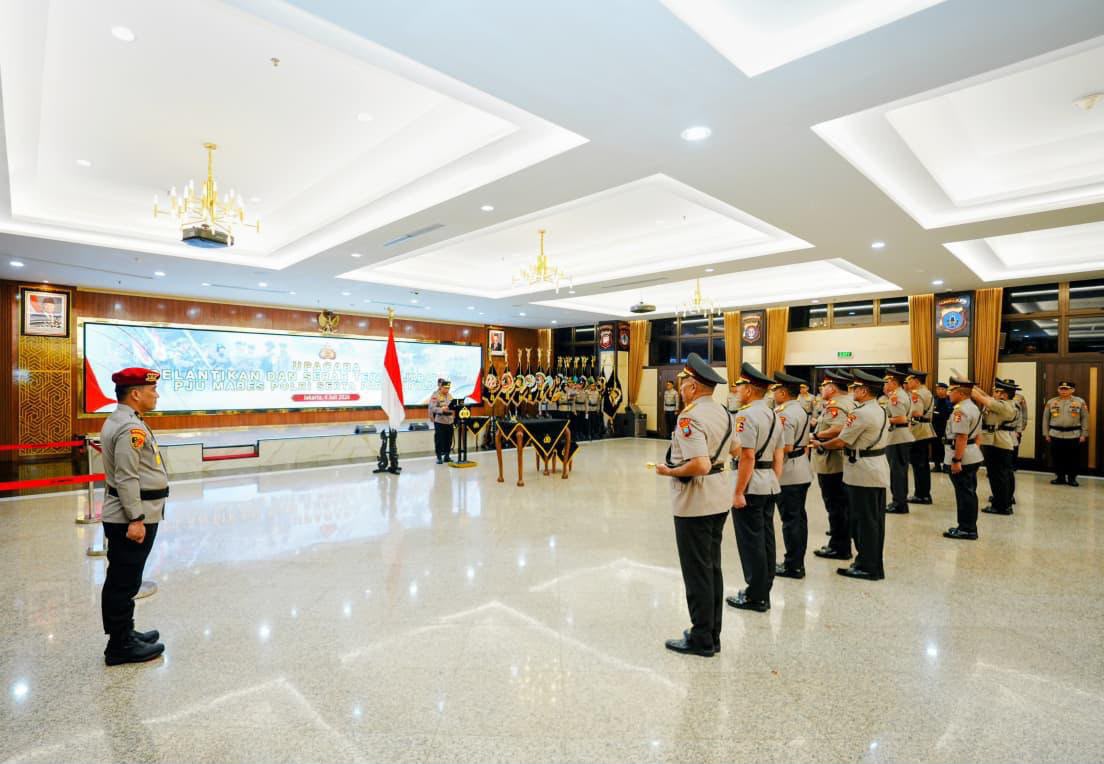 Kapolri Listyo Sigit Prabowo Pimpin Pelantikan dan Sertijab Enam Kapolda Jajaran