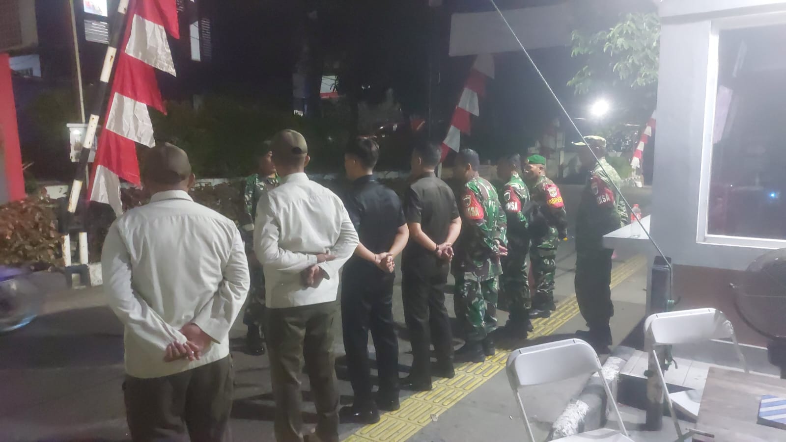 Babinsa dan Warga Gelar Patroli/Siskamling Wujud Nyata Lingkungan Aman dan Kondusif