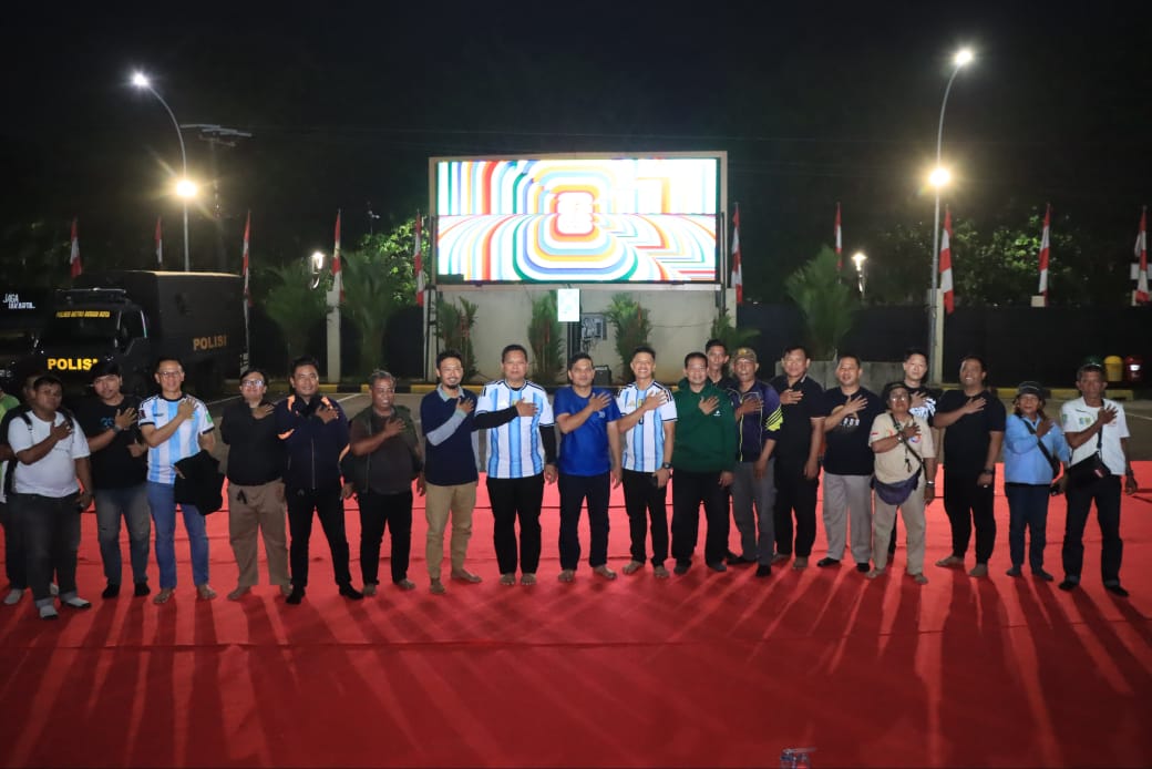 Perkuat Sinergitas, Kapolres Metro Bekasi Kota Nobar Piala Dunia 2026 Bersama Wartawan
