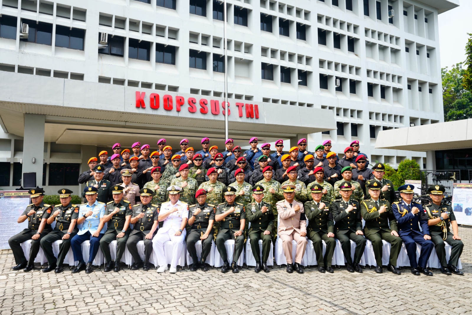 Dikirimkan berita Puspen TNI, terimakasih atas bantuannya.