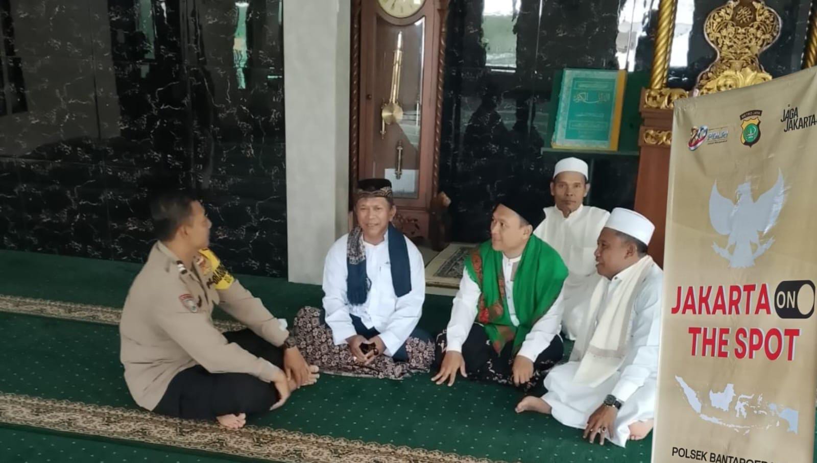 Polsek Bantargebang Serap Aspirasi Warga Mustikasari melalui Program Jaga Jakarta On The Spot