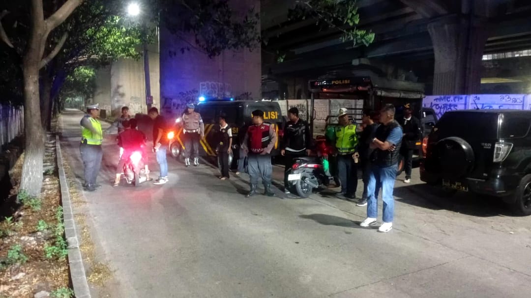 Jakarta On The Spot: Kapolsek Bekasi Selatan Pimpin Patroli Cipta Kondisi Cegah Tawuran dan Balap Liar
