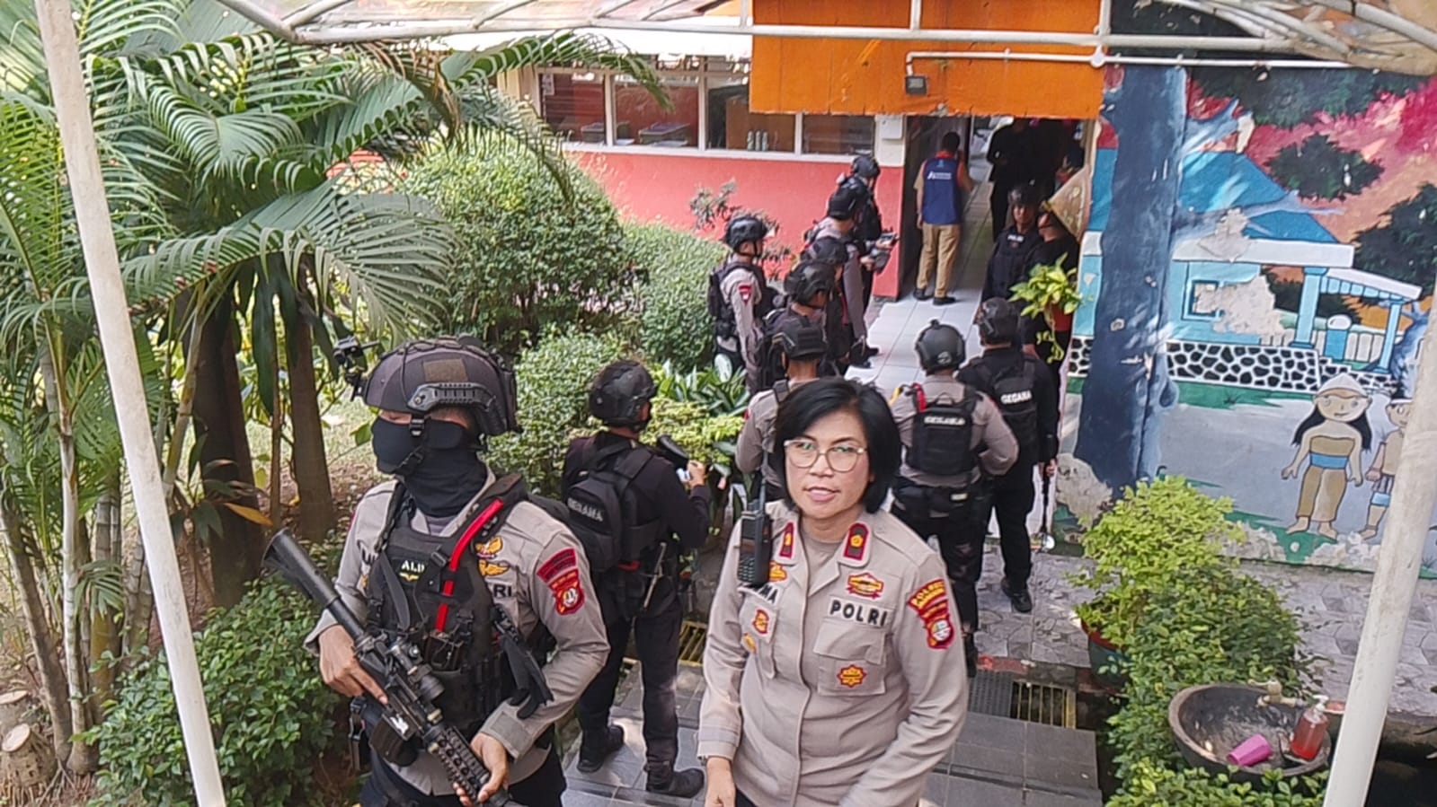 Polisi Gerak Cepat Tangani Ancaman Bom di SDN di Jakarta Selatan 