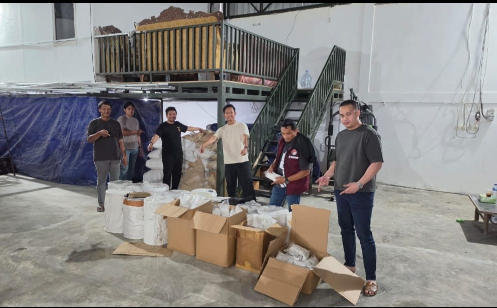 Polres Metro Jakarta Barat Bongkar Clandestine Lab Narkotika di Semarang, Ribuan Butir Karisoprodol dan Ratusan Kg Bubuk Karisoprodol Disita