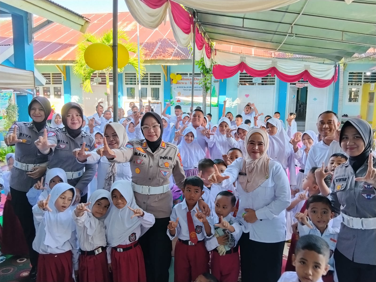 Kepala SDN 39 Hulondalangi Fitri Datau A. Flores Prakarsai Sosialisasi Tertib Berlalu Lintas, Satlantas dan Kejari Kota Gorontalo Bekali Siswa dalam MPLS