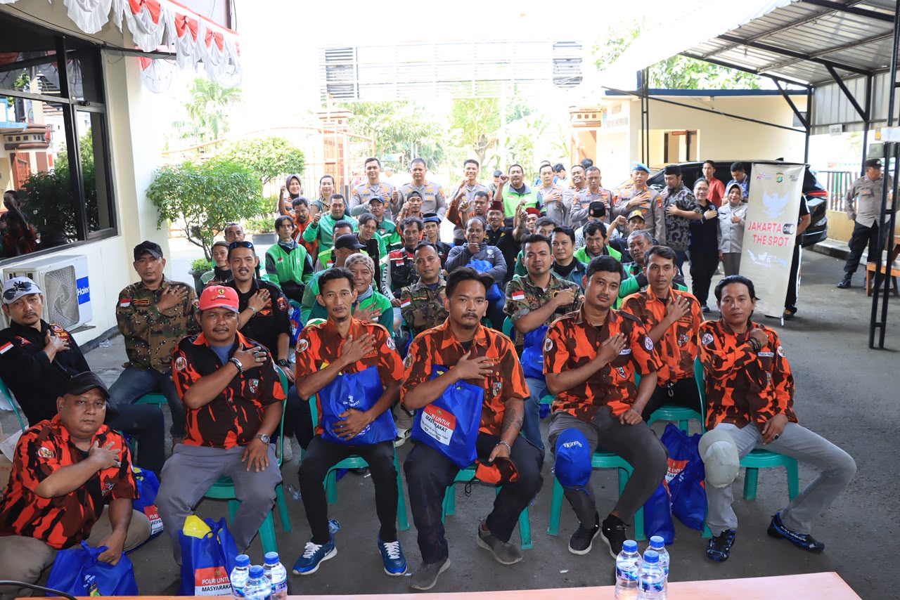 Kapolres Metro Bekasi Kota Serap Aspirasi Warga Bekasi Utara, Salurkan 37 Paket Bantuan Melalui Jakarta On The Spot
