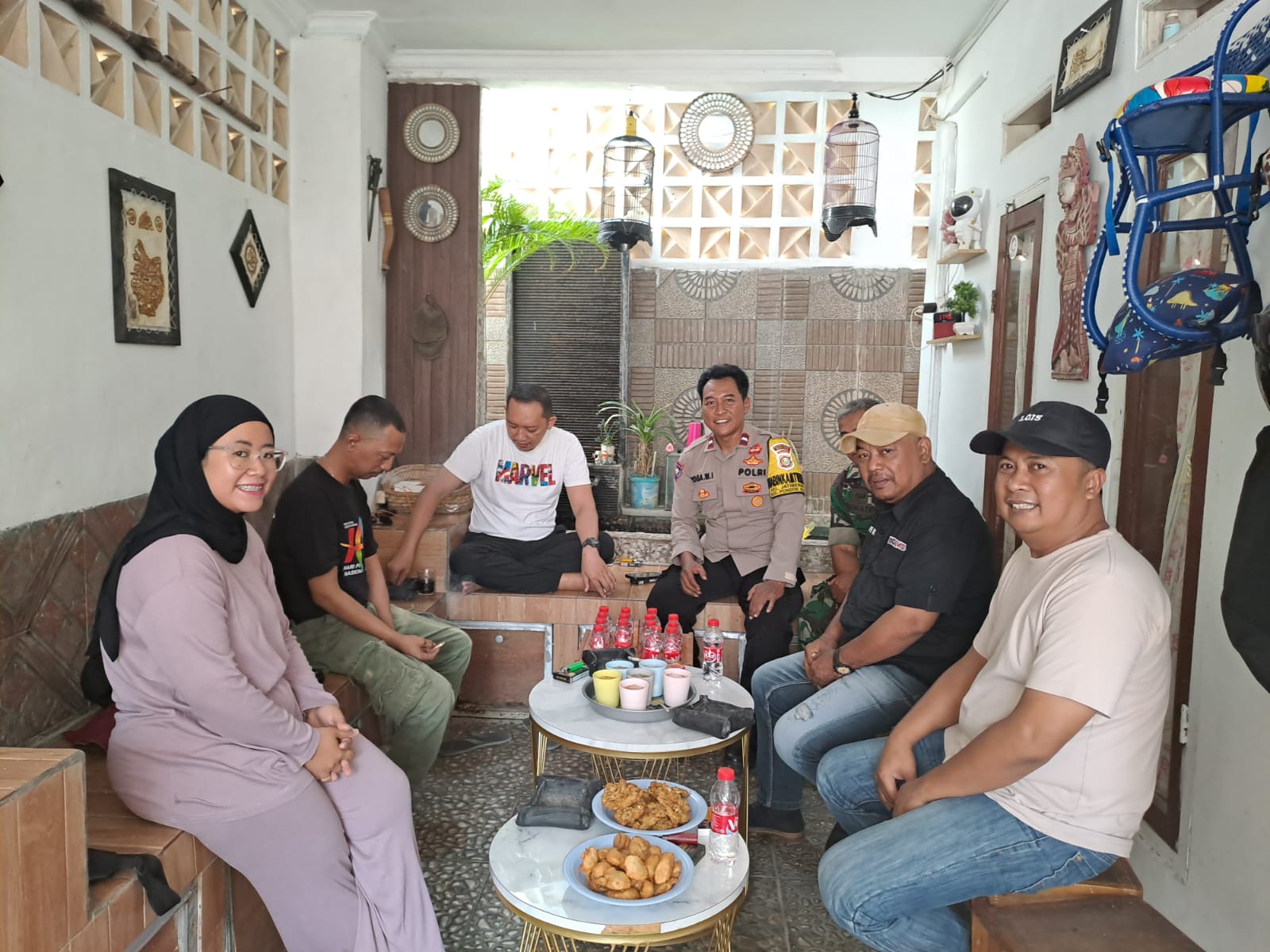 Bhabinkamtibmas Jatibening Ajak Warga Perkuat Sinergi dan Tingkatkan Kewaspadaan Jaga Kamtibmas