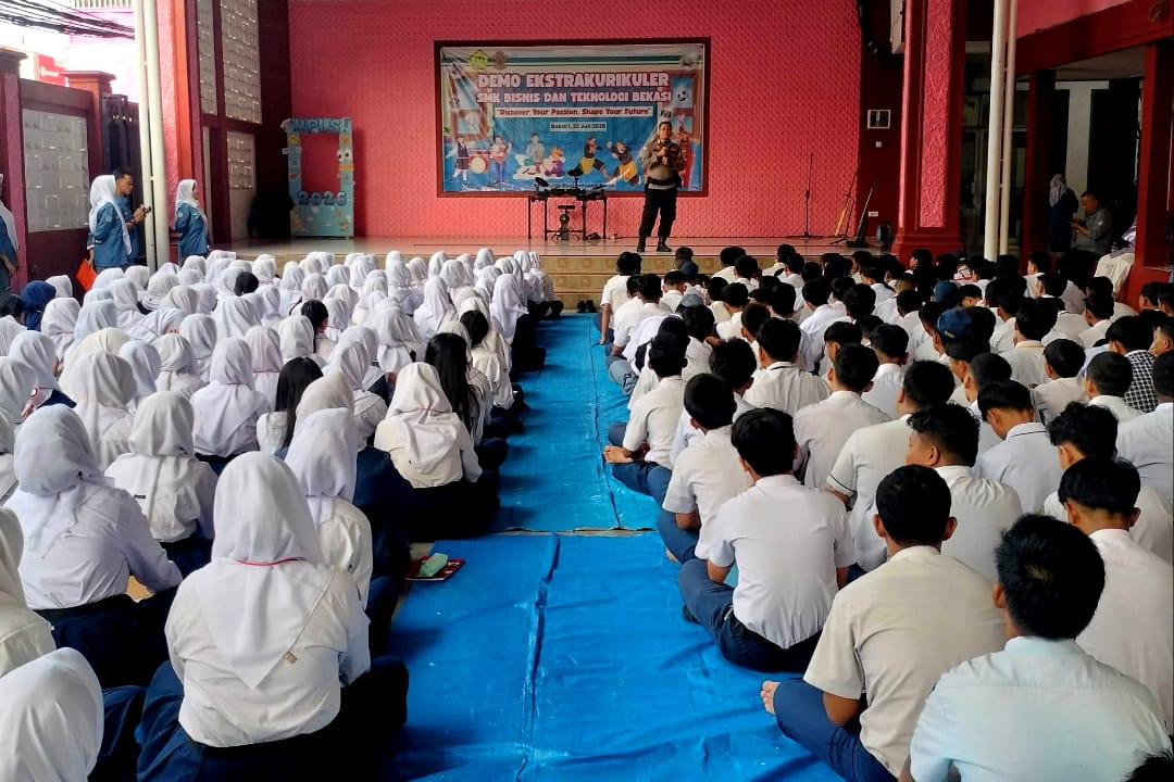 Bhabinkamtibmas Polsek Bekasi Selatan Tanamkan Karakter, Disiplin, dan Kesadaran Hukum Kepada Pelajar SMK Bistek