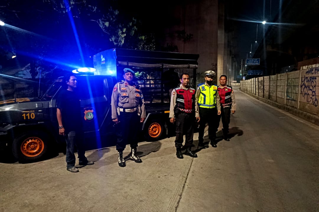 Patroli Malam hingga Dini Hari, Polsek Bekasi Selatan Tingkatkan Pengamanan Lewat Program Jaga Jakarta On The Spot