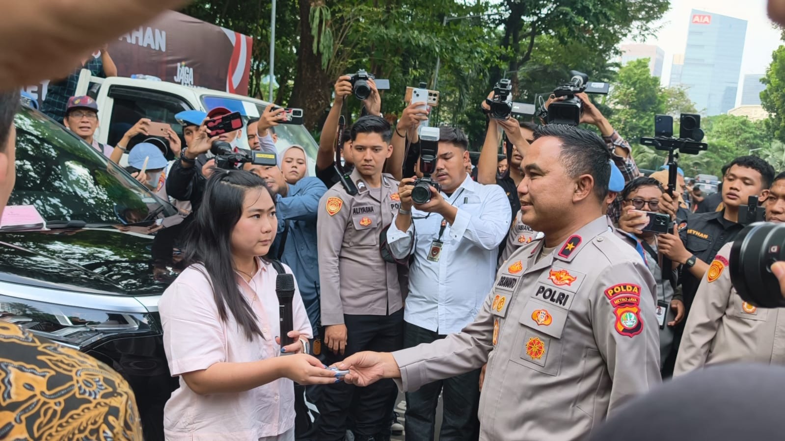 Polda Metro Jaya Serahkan 67 Kendaraan Hasil Ungkap Curanmor kepada Pemilik Sah