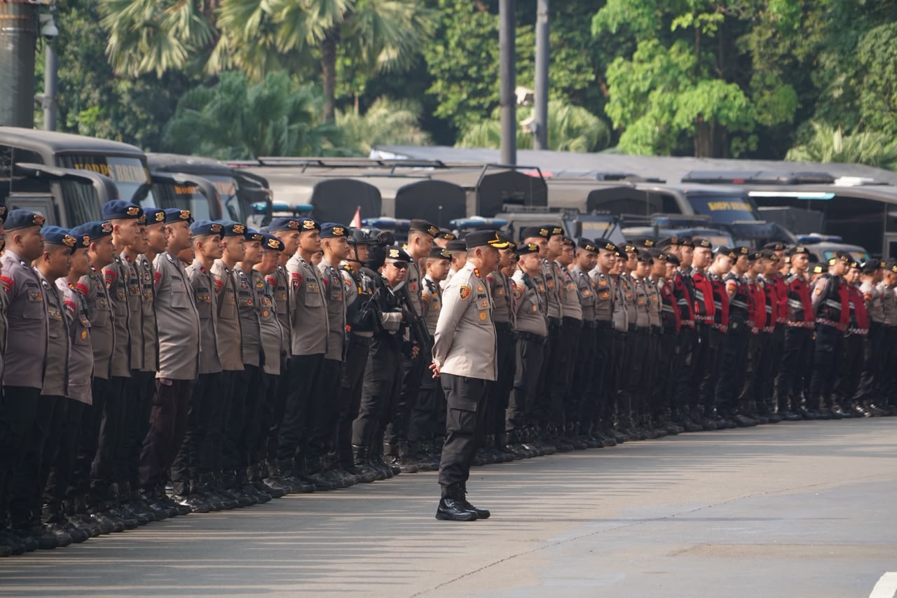 Sebanyak 1.105 Personel Gabungan Dikerahkan Amankan Laga Aston Villa di SUGBK Senayan Jakarta 