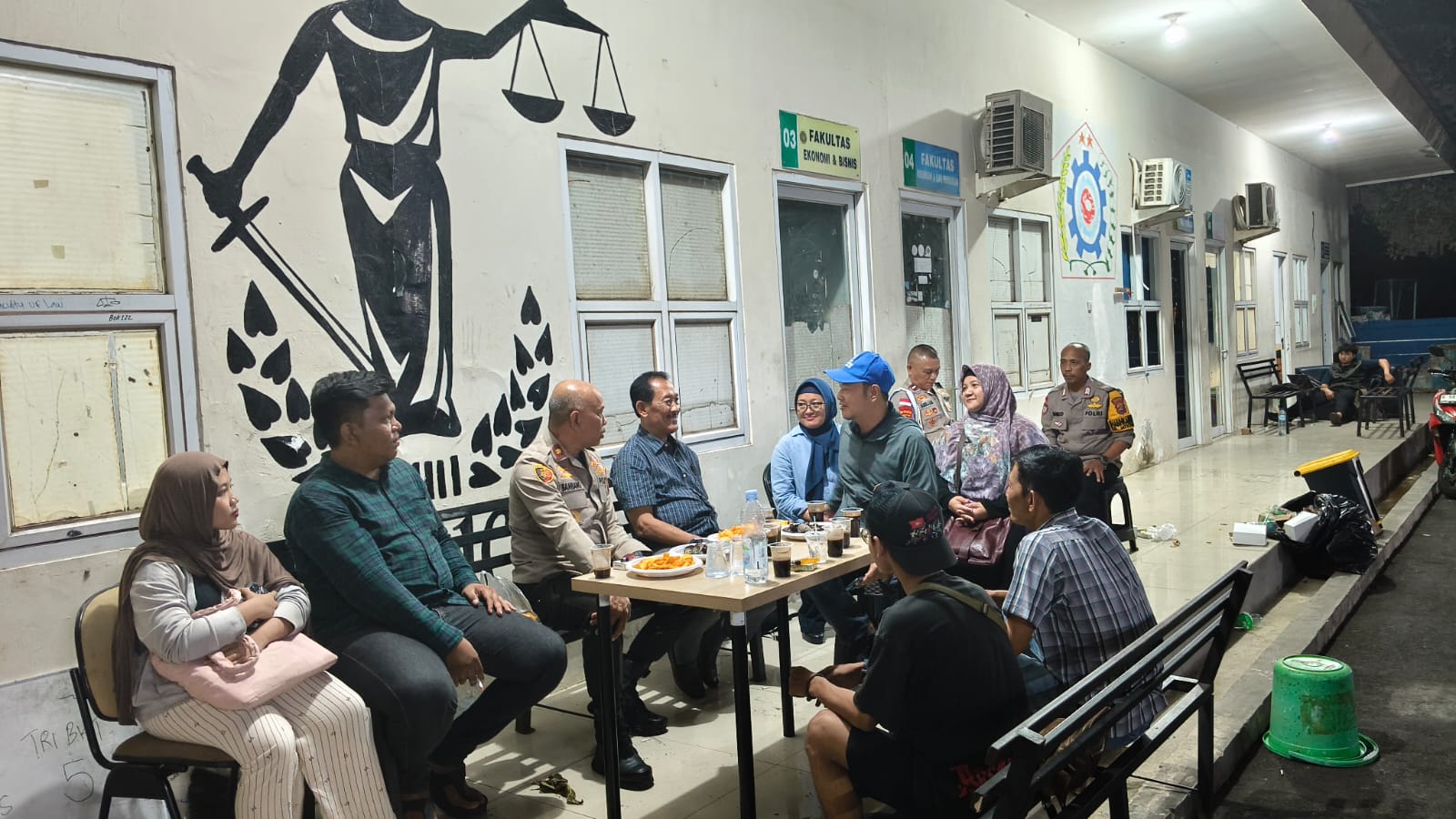 Kapolsek Pondok Gede Kompol Bambang Perkuat Sinergi dengan Universitas Islam As-Syafi’iyah Melalui Ngopi Bareng