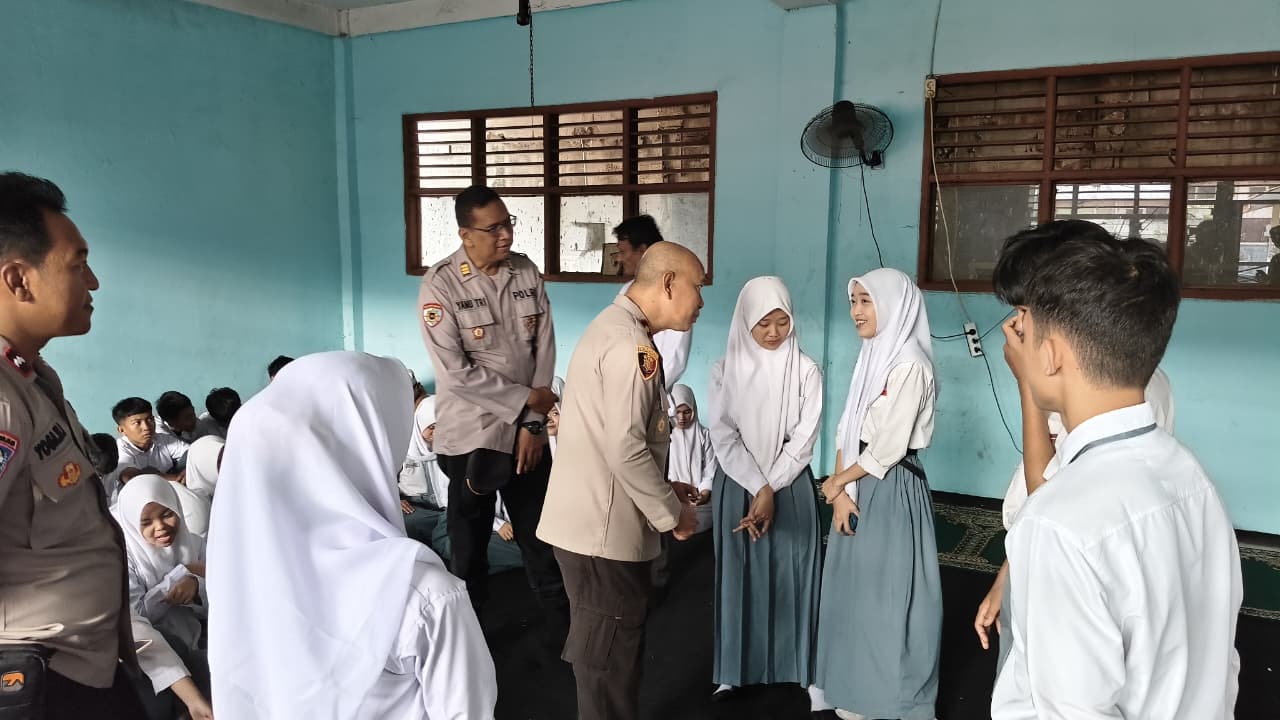 Bangun Generasi Tanpa Tawuran, Polsek Pondok Gede Gelar Silaturahmi Kamtibmas di SMKS Abdi Karya
