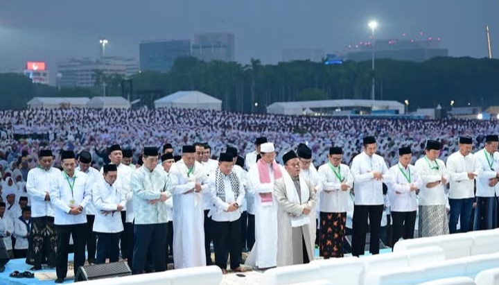 Lebih dari 100 Ribu Jemaah Padati Monas, Zikir dan Doa Kebangsaan Awali Peringatan HUT Ke 81 RI
